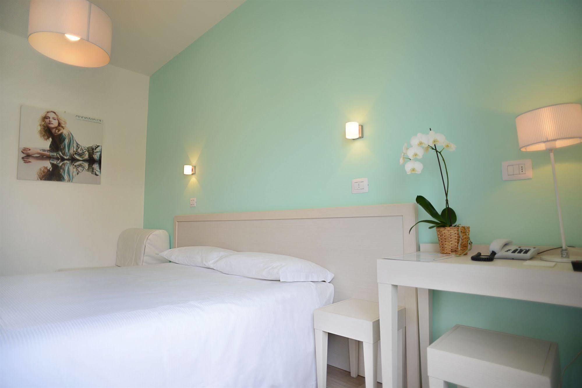 Maree Hotel